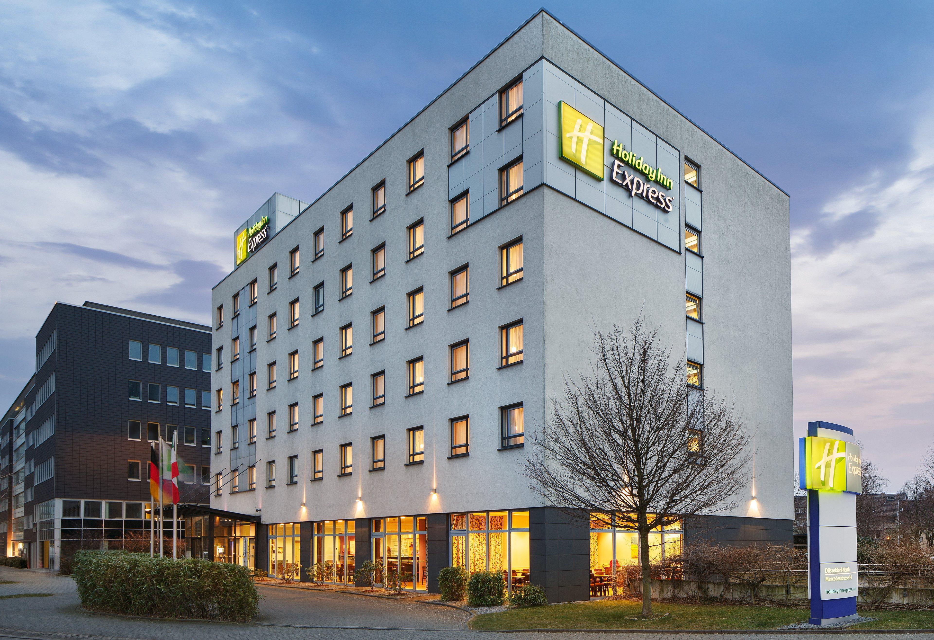 Holiday Inn Express Duesseldorf City Nord, An Ihg Hotel Dusseldorf Bagian luar foto